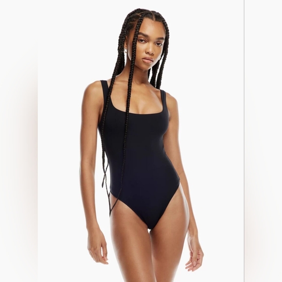 Babaton Tops - 🌞ARITZIA Babaton Contour Square Neck Tank Bodysuit Black Size 2XS